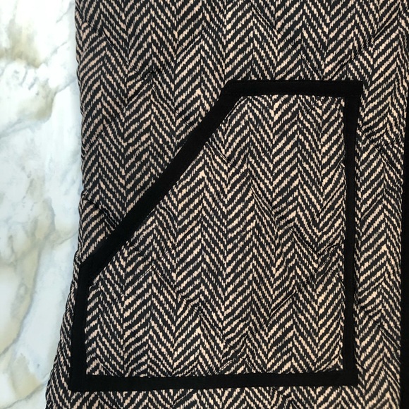 J. Crew XS Down puffer vest chevron black pockets - Picture 4 of 8